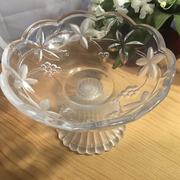 VINTAGE SMALL FLORAL PEDESTAL COMPOTE DISH - Picture 2 of 7